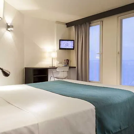 Kyriad Gare - Grand Palais Hotel 3*
