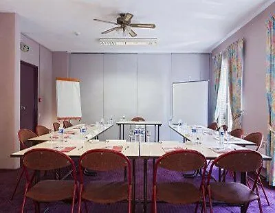 Kyriad Gare - Grand Palais Hotel 3*