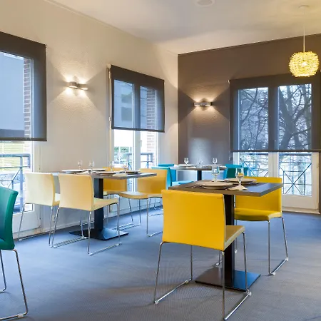 Kyriad Gare - Grand Palais Otel