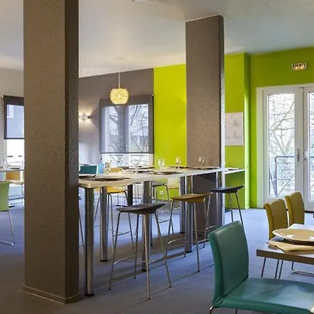 Otel Kyriad Gare - Grand Palais 3*