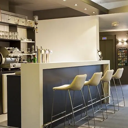 Otel Kyriad Gare - Grand Palais